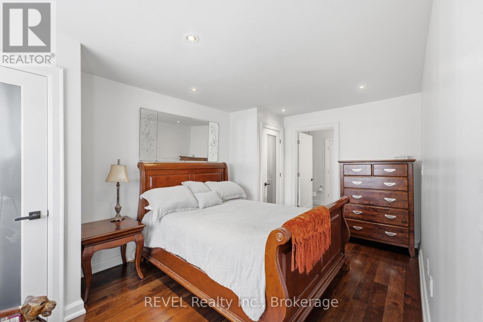 #14 275 PELHAM ROAD - 26