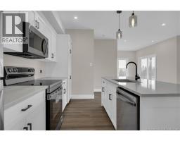64 Cambridge Drive, photo 5