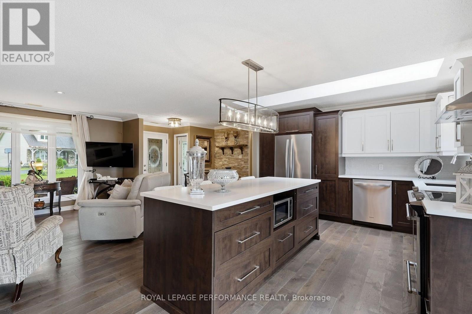 600 PARISIEN STREET - Image 10