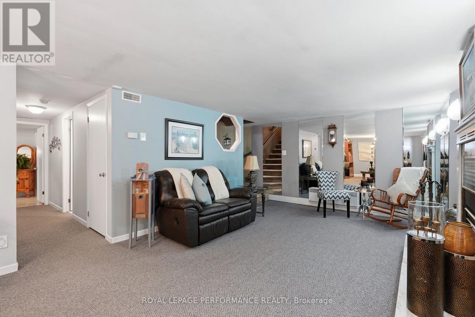 600 PARISIEN STREET - 22