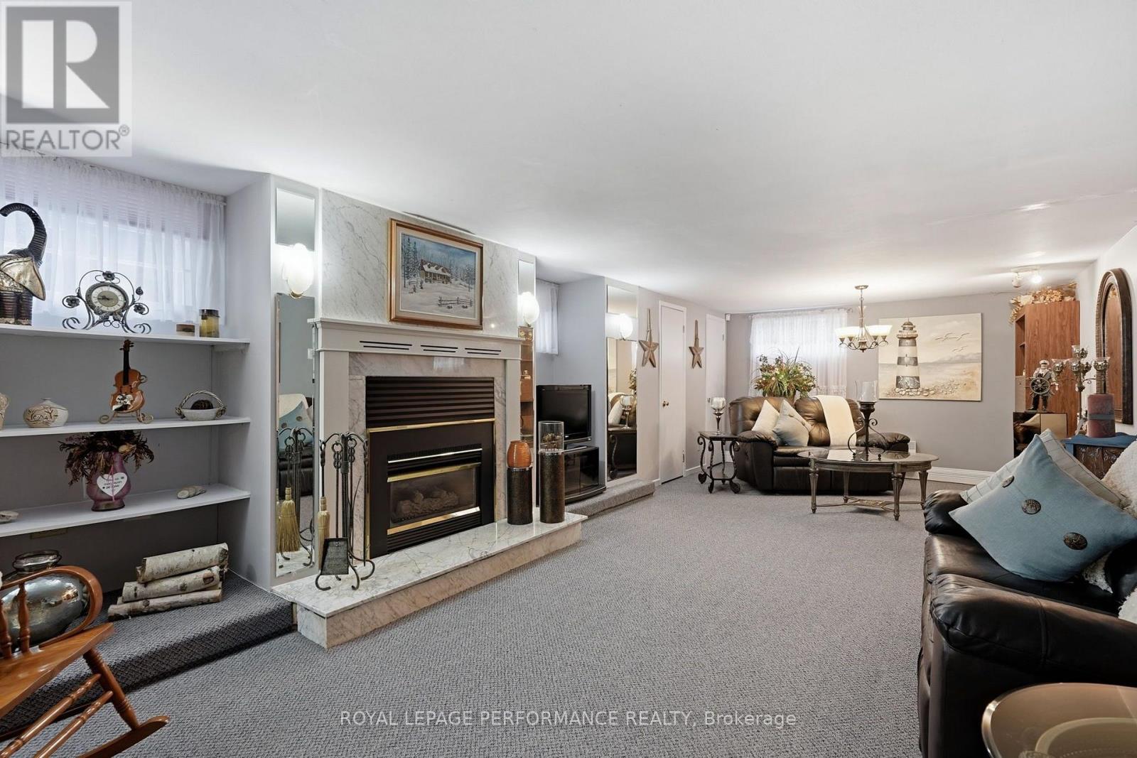 600 PARISIEN STREET - 23