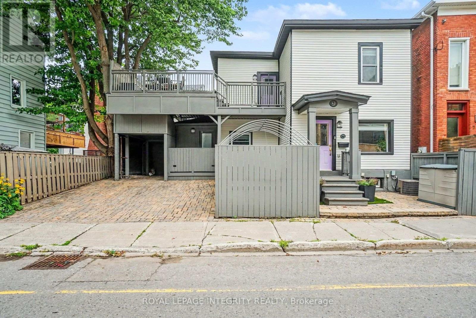 Welcome to 9 Holmwood Avenue