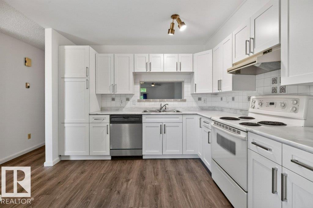 1501 LAKESIDE GR - 10
