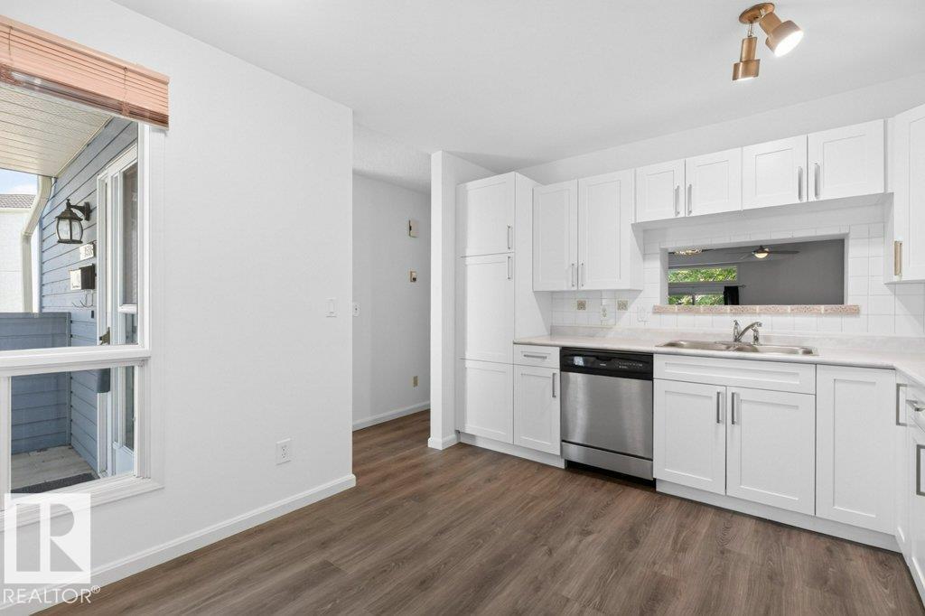 1501 LAKESIDE GR - 11