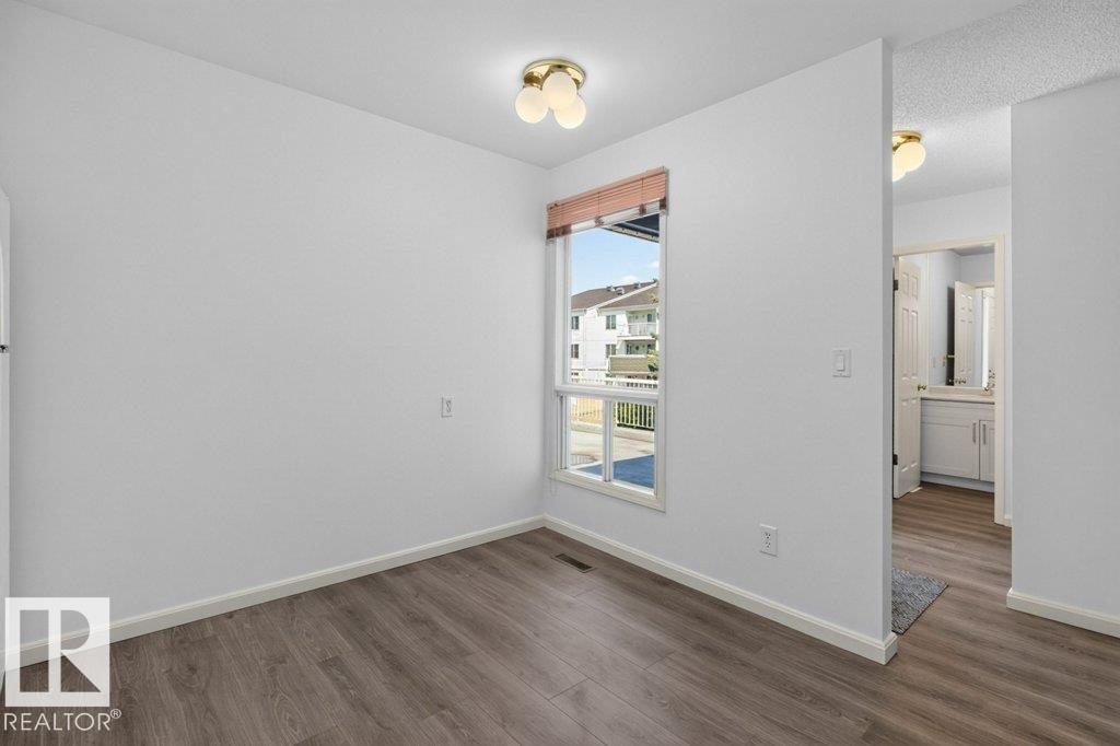 1501 LAKESIDE GR - Image 12