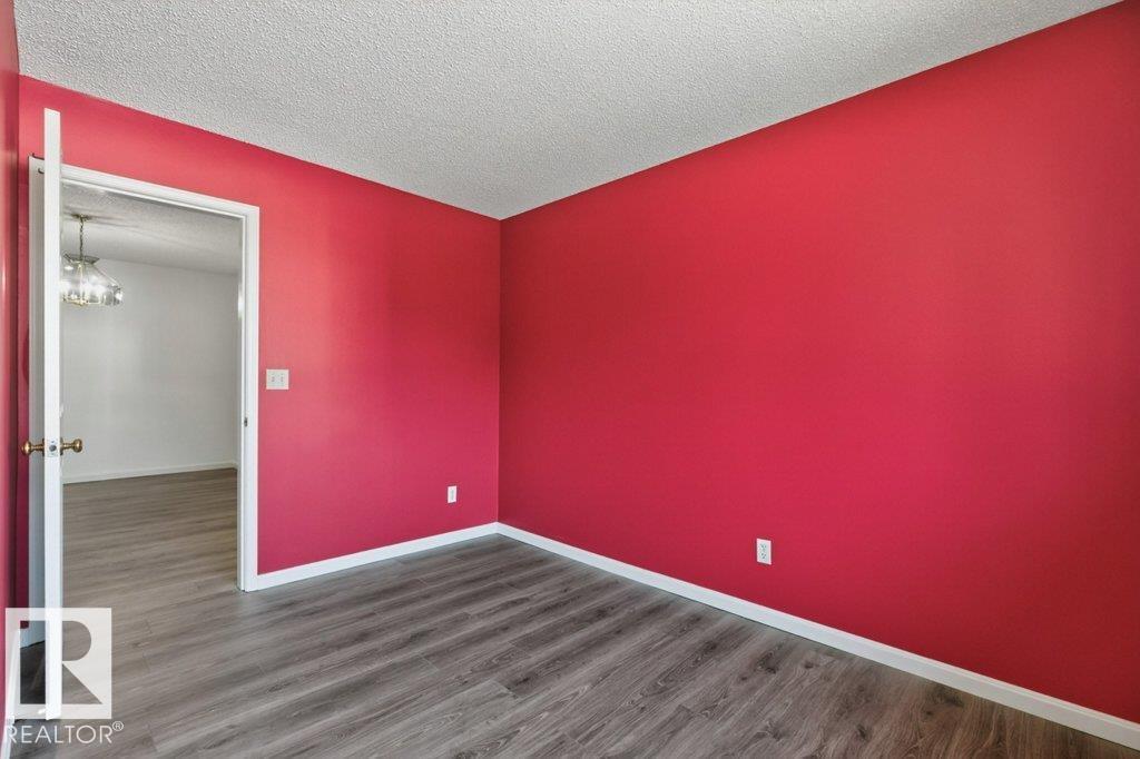1501 LAKESIDE GR - Image 25