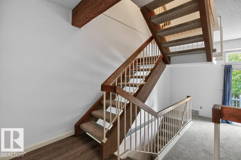 1501 LAKESIDE GR - 27