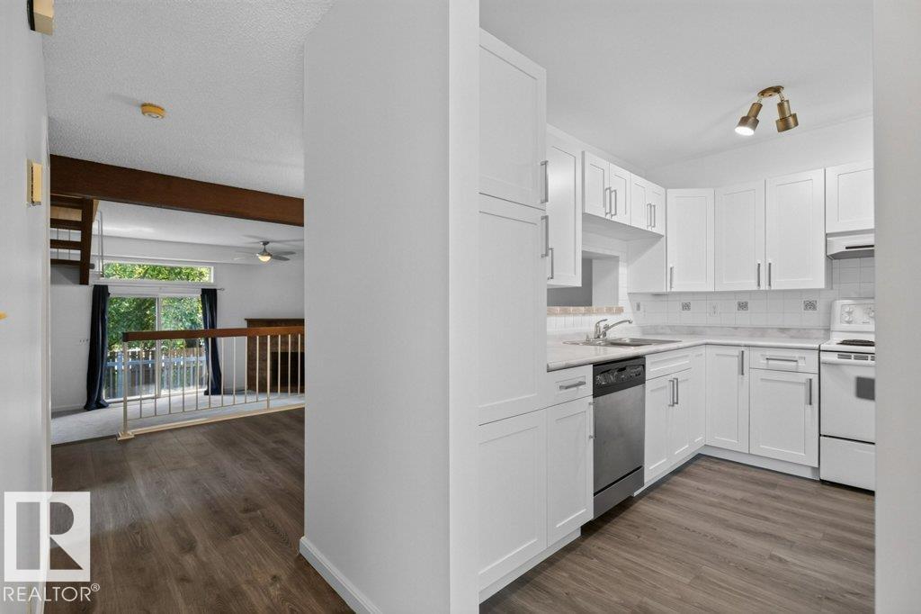 1501 LAKESIDE GR - Image 7