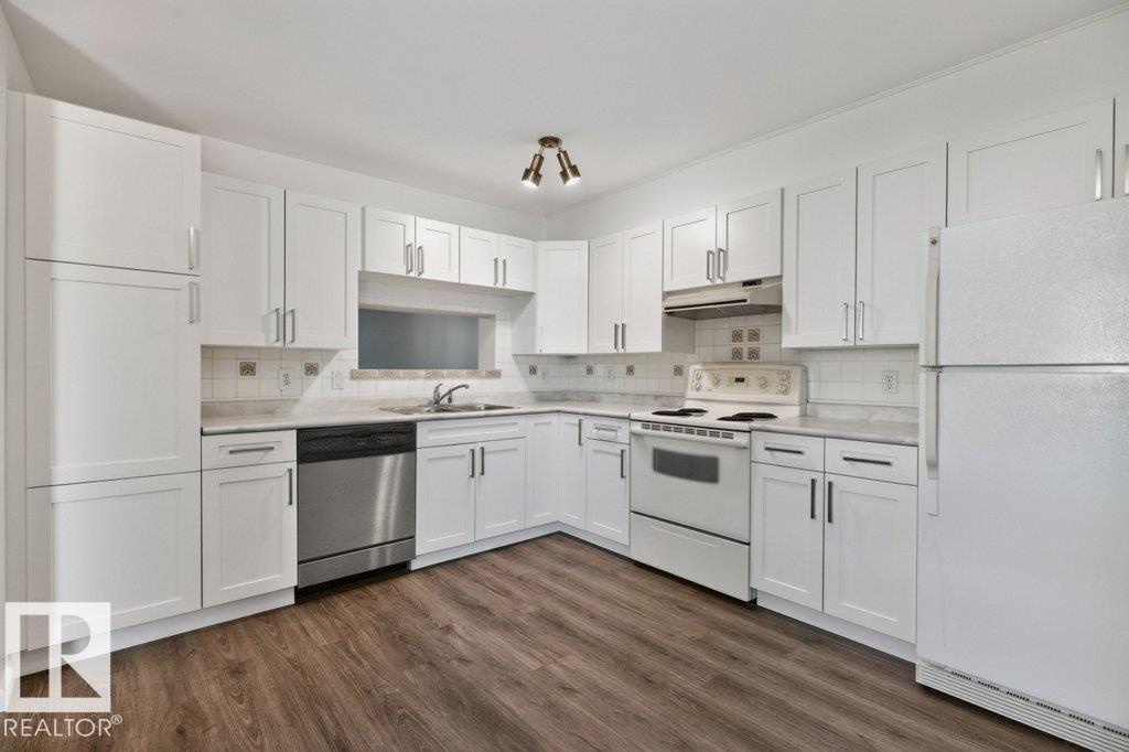 1501 LAKESIDE GR - 8