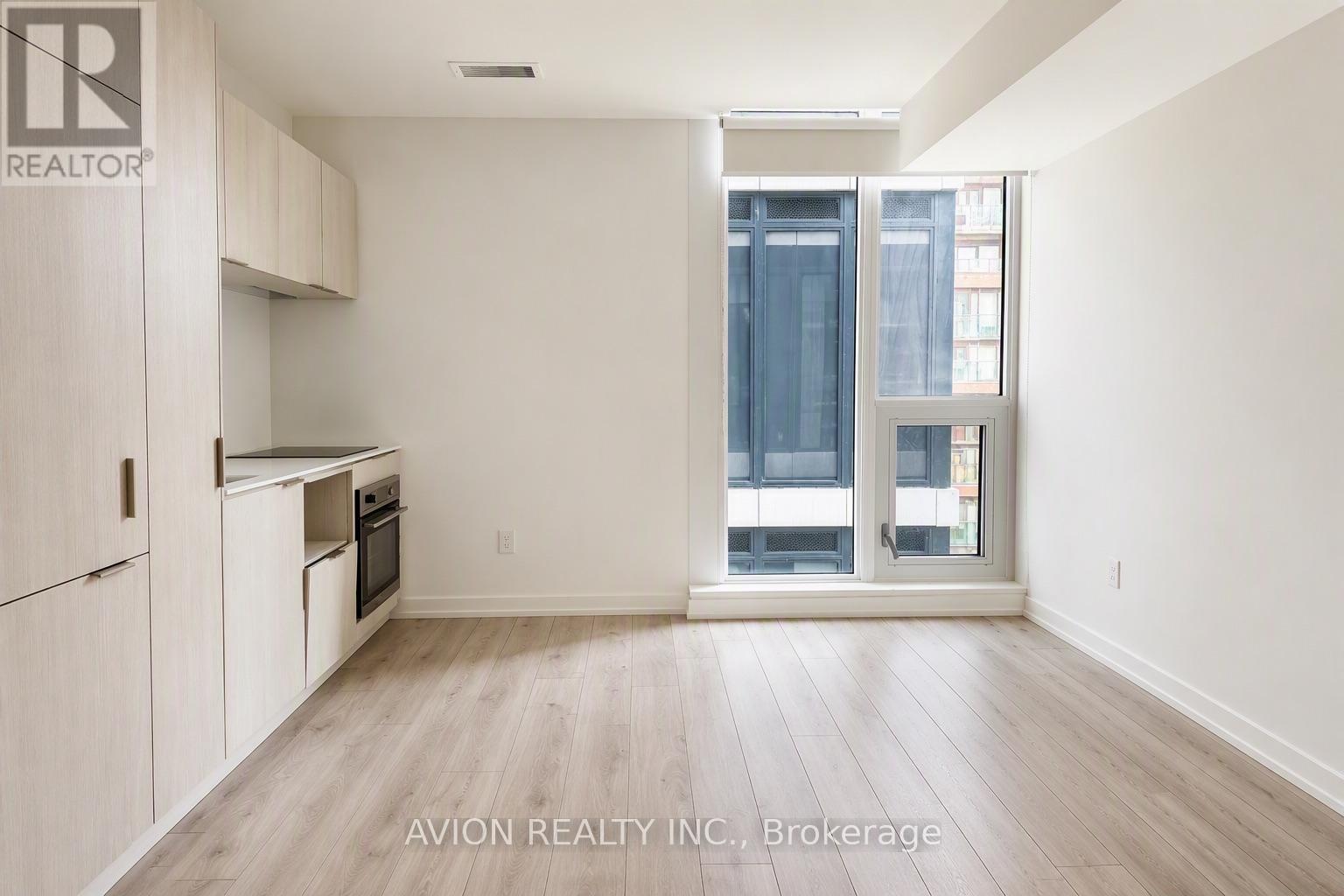 #731 77 SHUTER STREET - 3