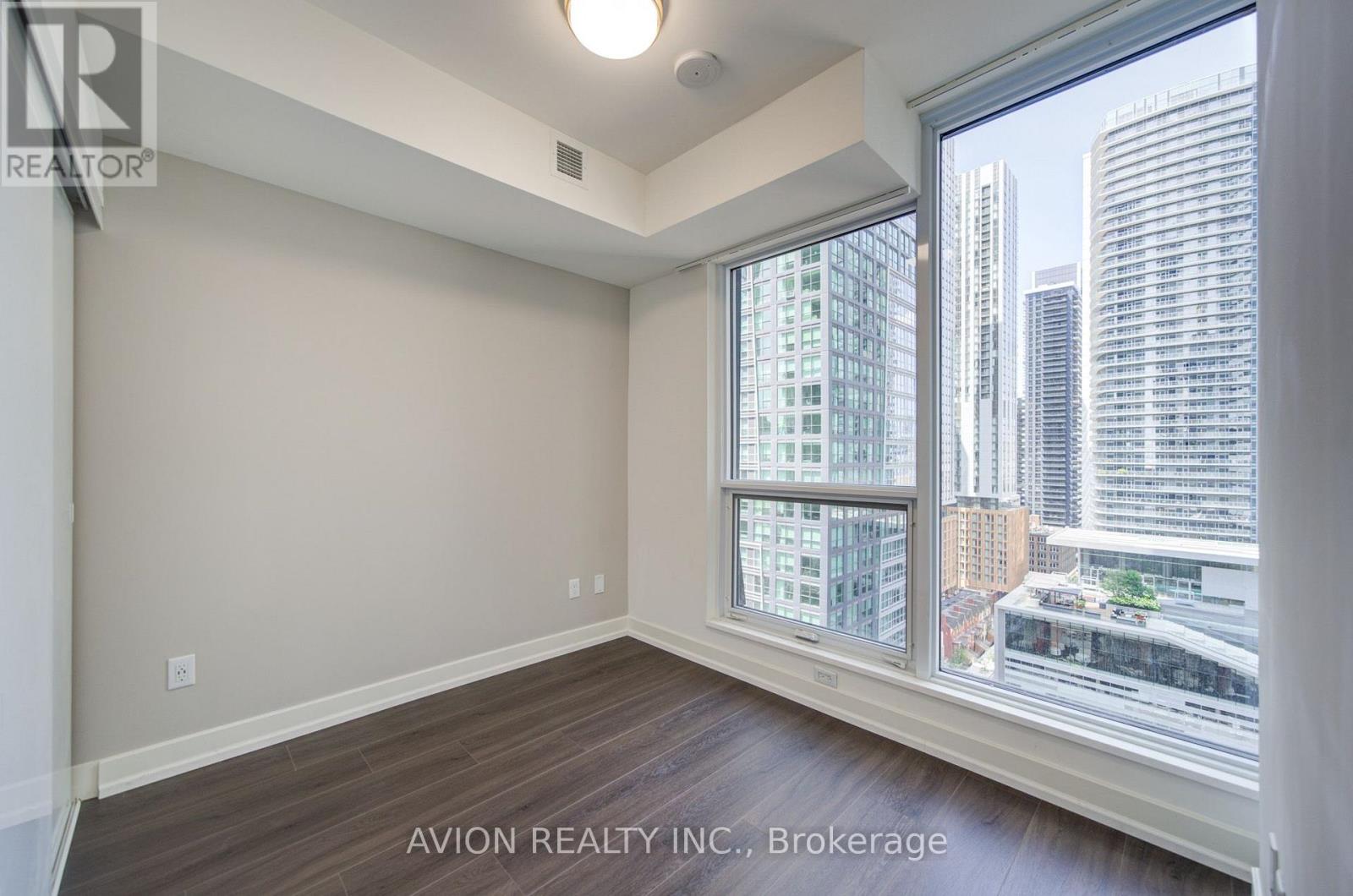 #1605 15 MERCER STREET - 13