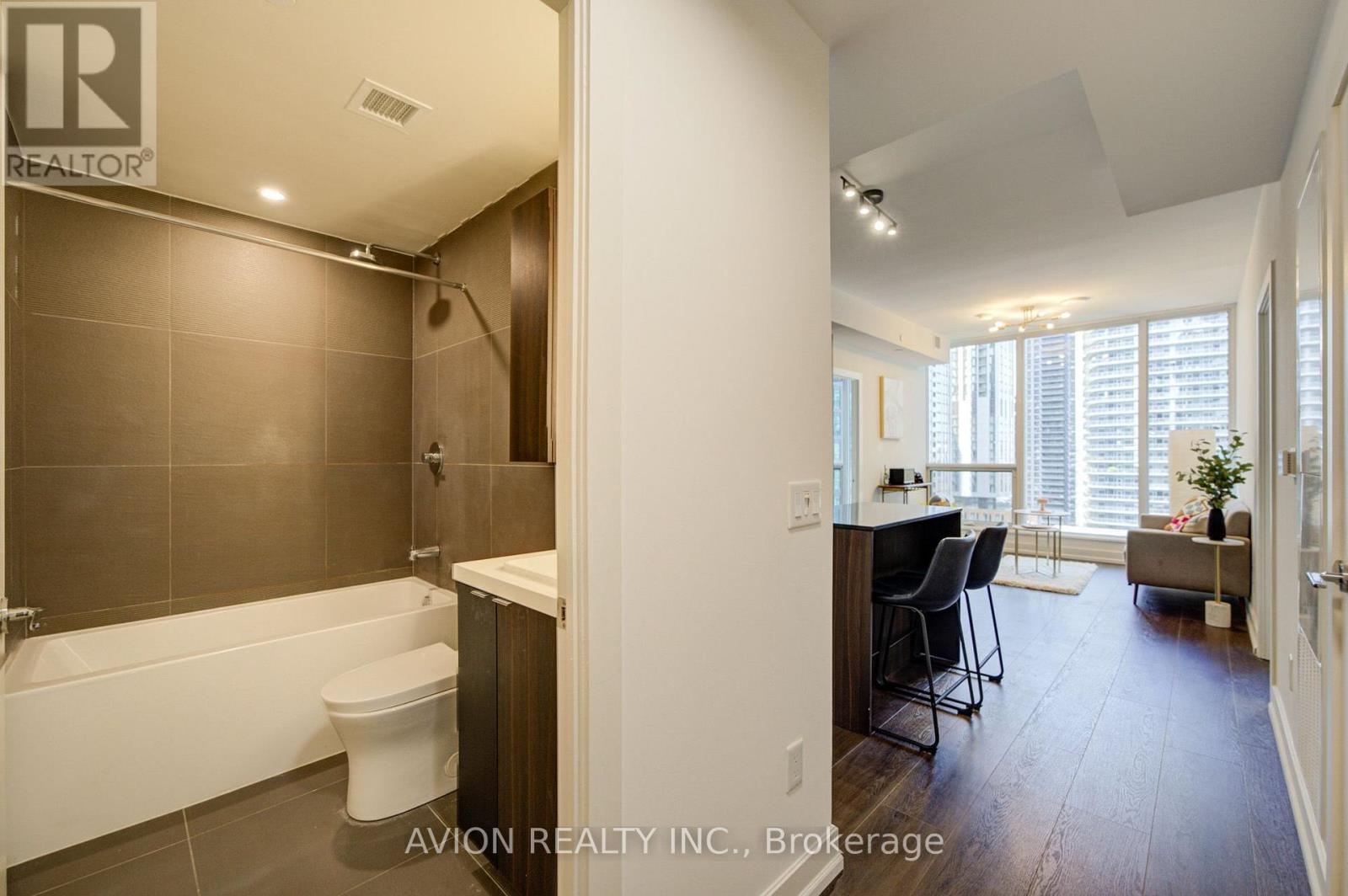 #1605 15 MERCER STREET - 18
