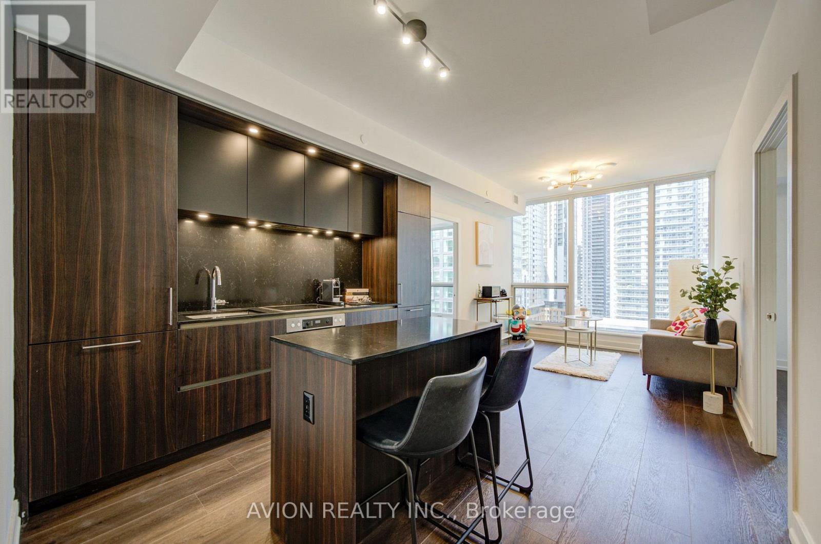 #1605 15 MERCER STREET - 2