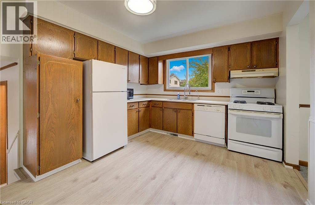 75 BALMORAL Drive - Image 10
