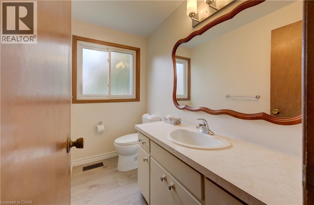 75 BALMORAL Drive - Image 20
