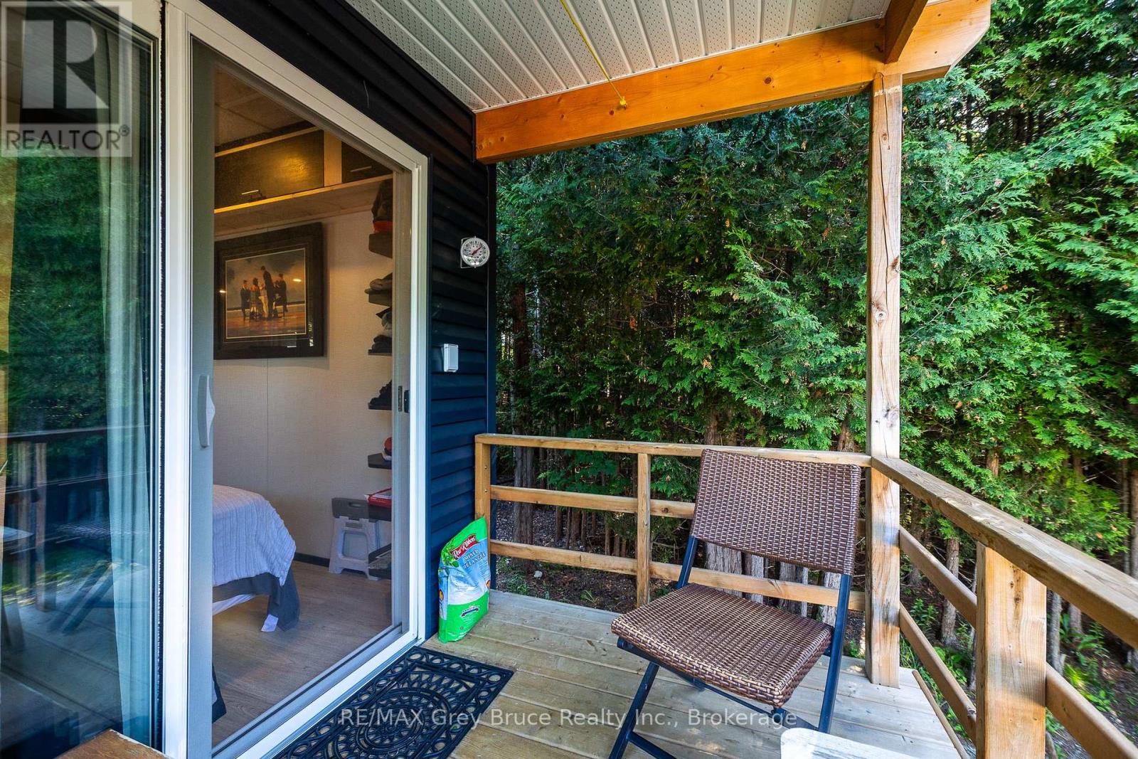 563878 HOLLAND GLENELG TOWNLINE - 4
