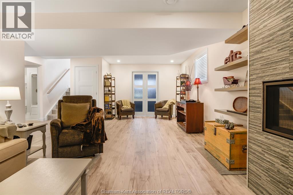 60 Manning DRIVE - Image 31