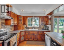 5pc Bathroom - 6653 St Philippes Line, Grande Pointe, ON N0P1S0 Photo 9