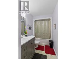 33 Dunluce Crescent thumbnail 11