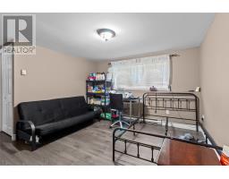 33 Dunluce Crescent thumbnail 13