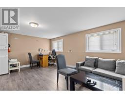 33 Dunluce Crescent thumbnail 19