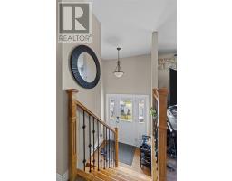 33 Dunluce Crescent thumbnail 3