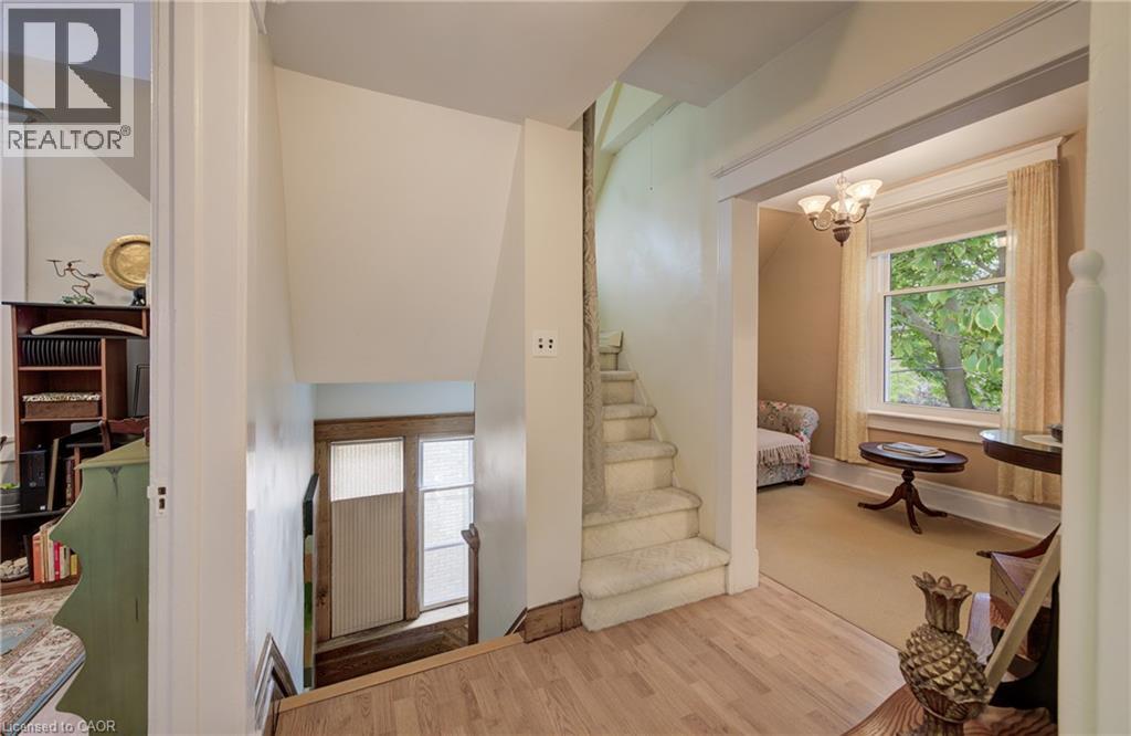 46 ELLEN Street W - 20