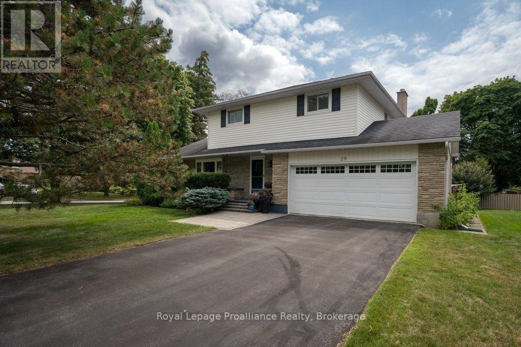 29 HOPE CRESCENT - 1