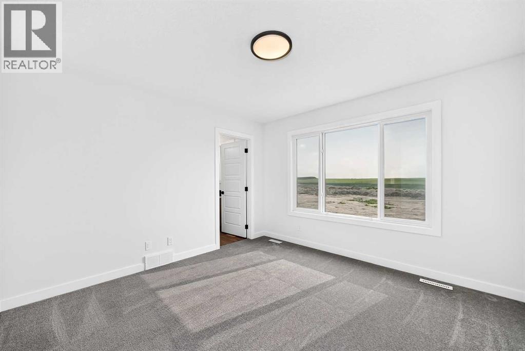 182 Lanark Gate SE - Image 19