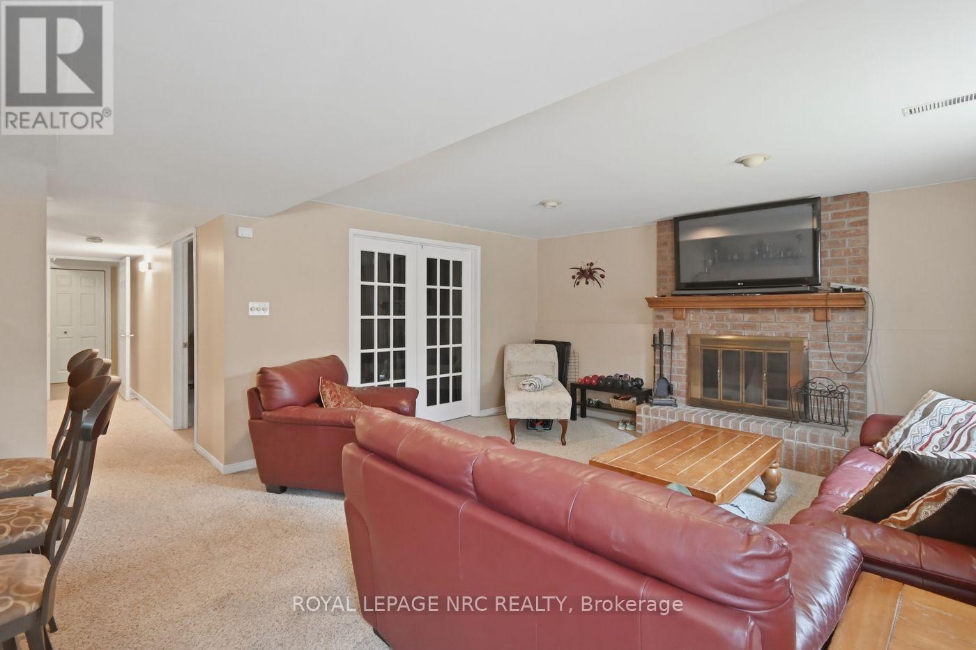 28 ROLLINS DRIVE - 26