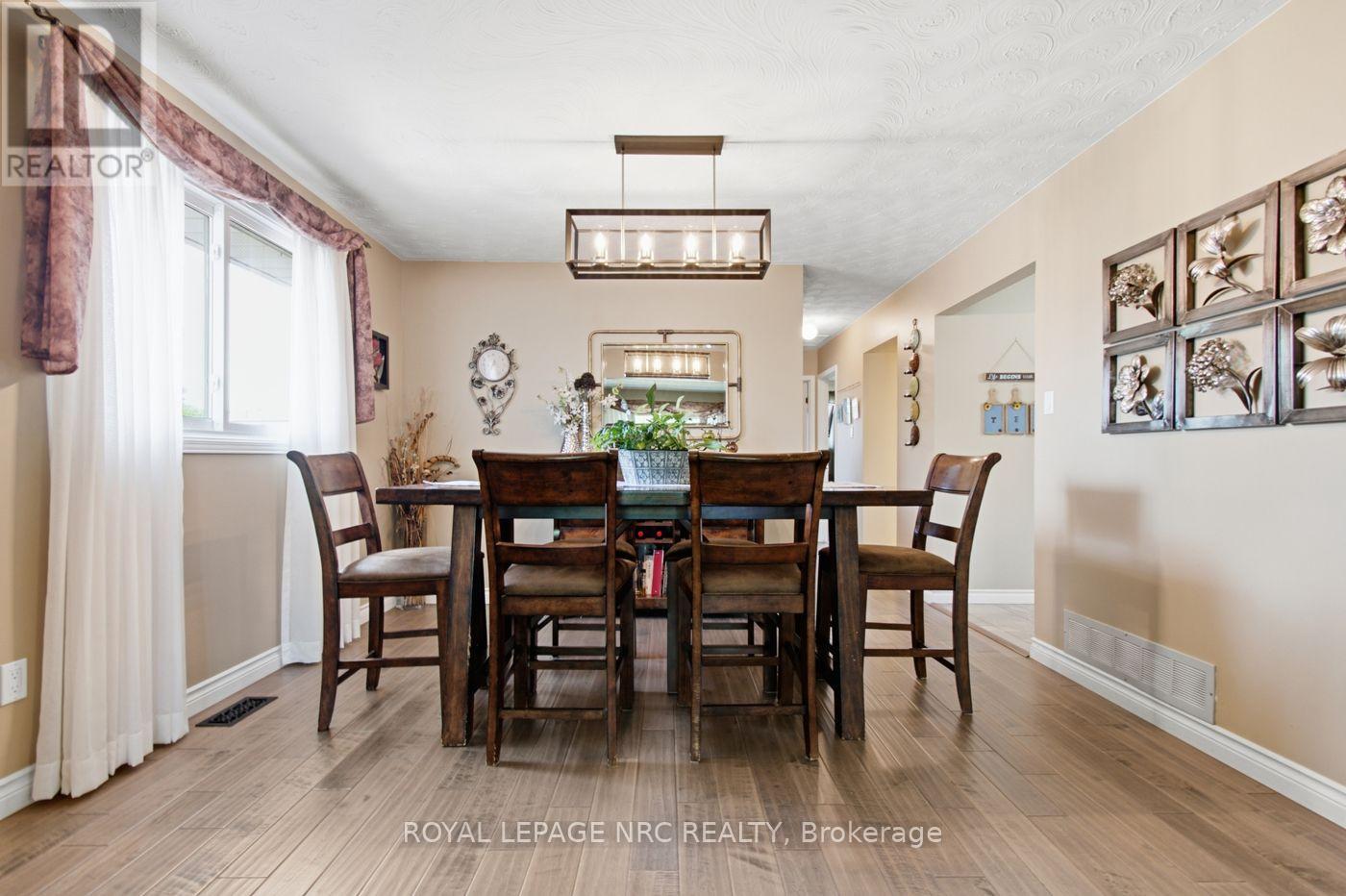 28 ROLLINS DRIVE - 8