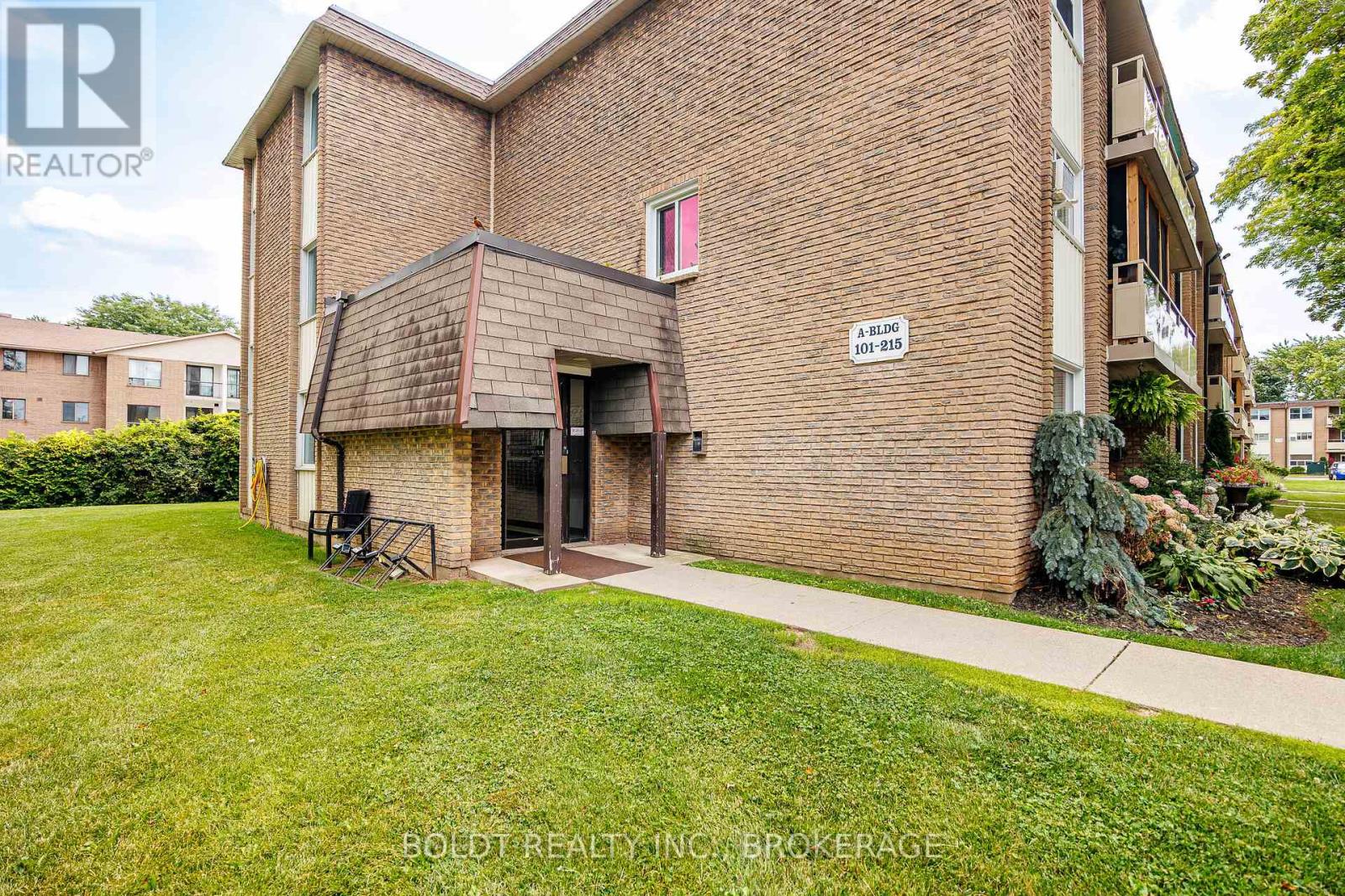 #209 41 RYKERT STREET - 3
