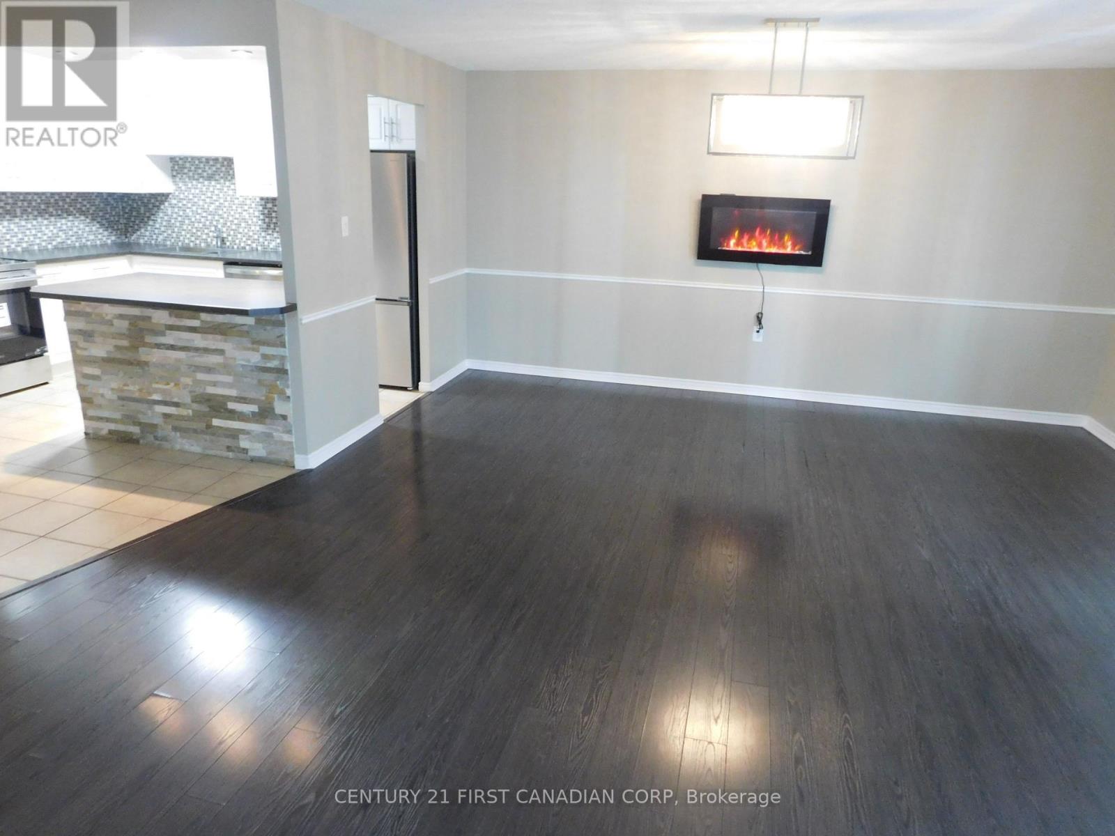 #2004 323 COLBORNE STREET - 7