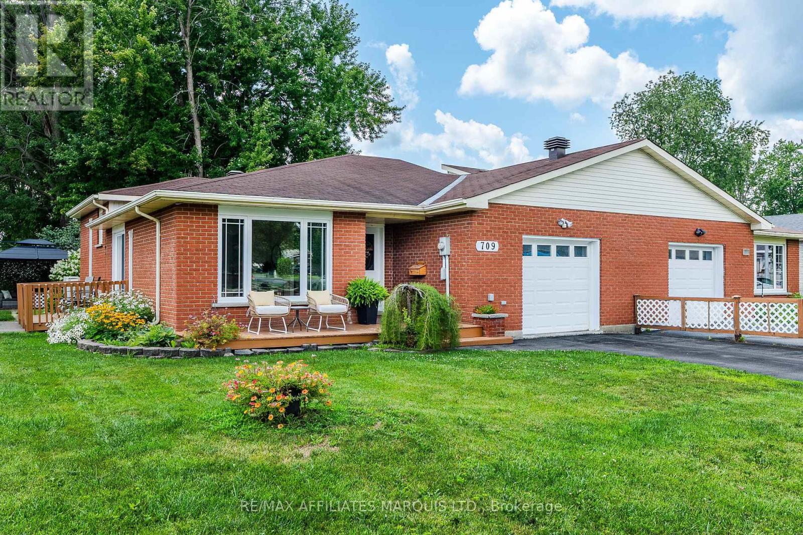 709 CHAMPLAIN DRIVE - 1