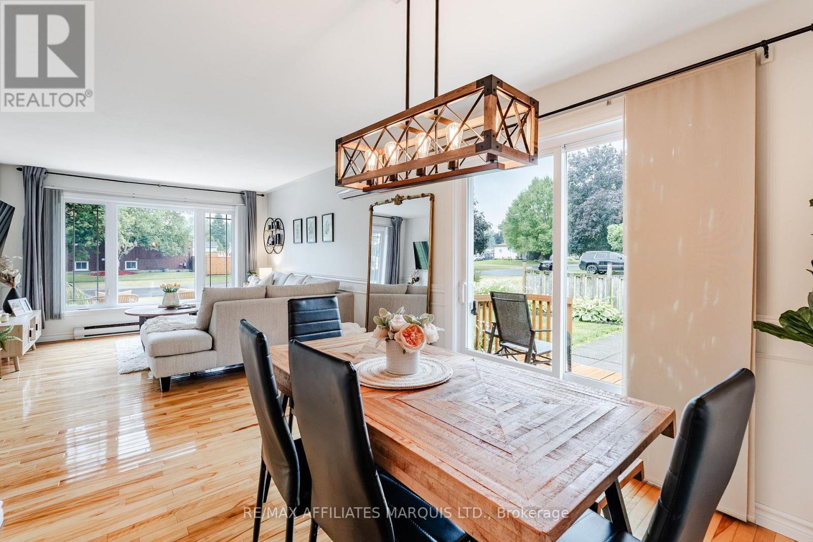 709 CHAMPLAIN DRIVE - 11