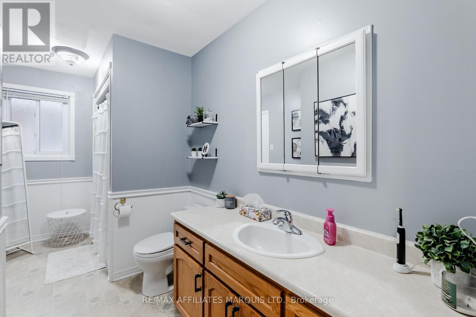 709 CHAMPLAIN DRIVE - 23