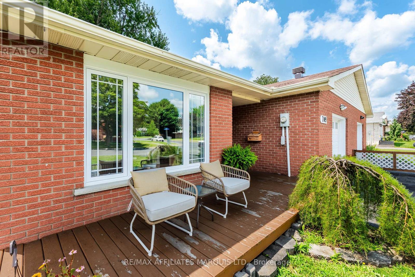709 CHAMPLAIN DRIVE - 40