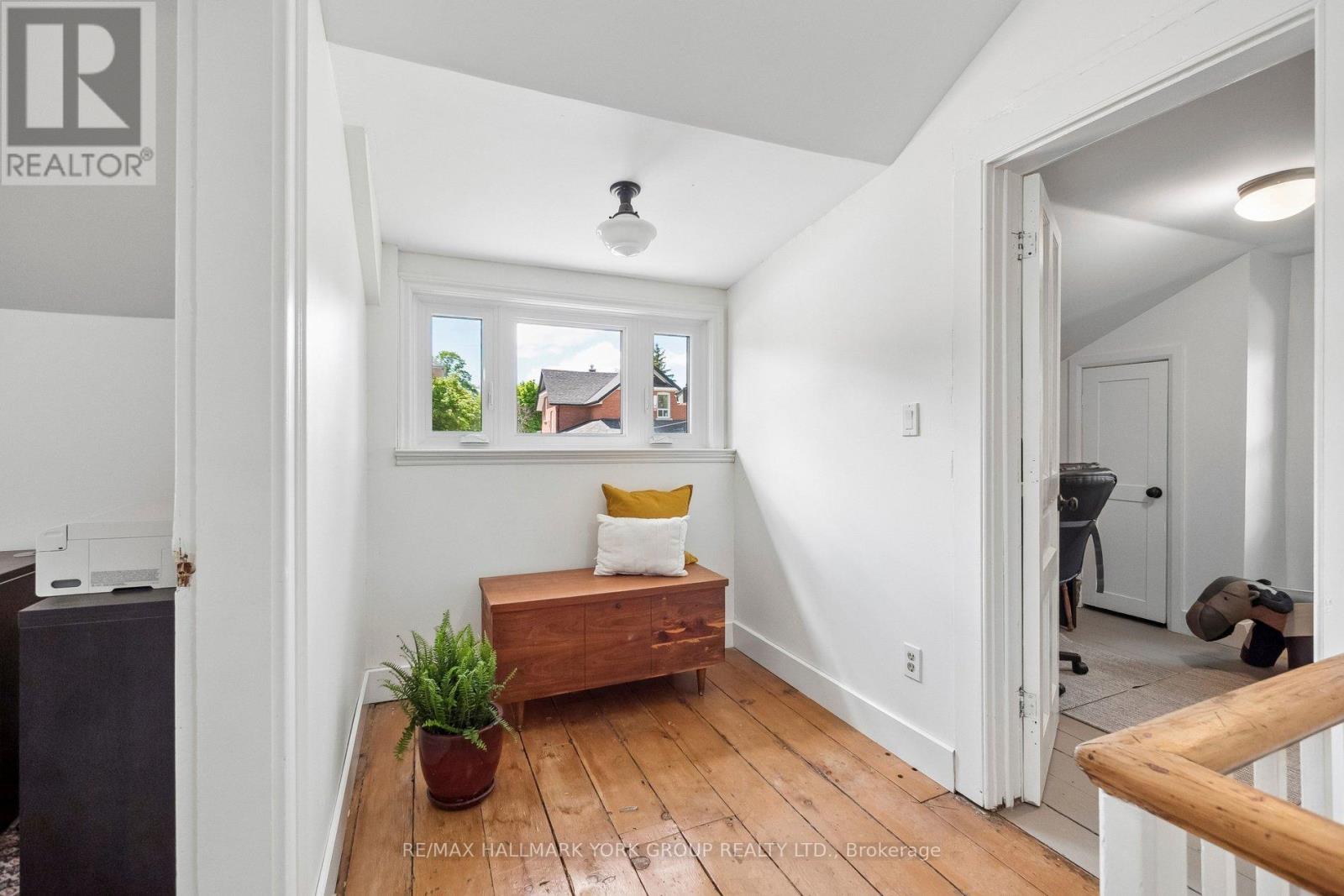 37 ARNOLD CRESCENT - 21