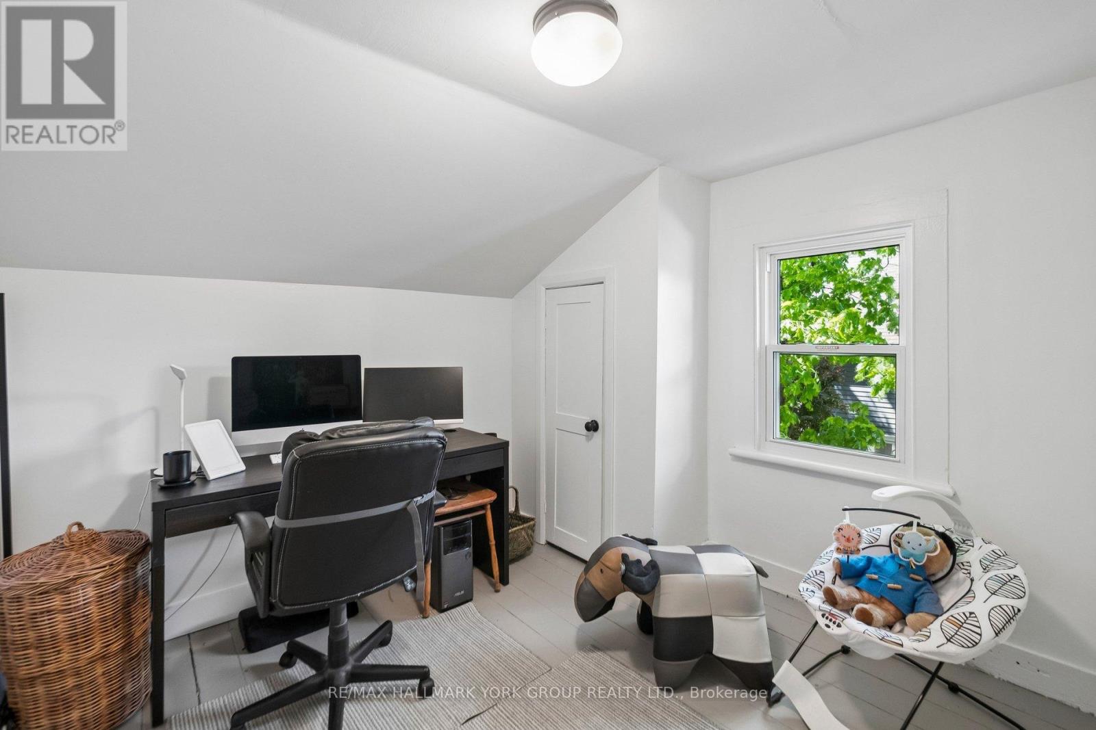 37 ARNOLD CRESCENT - 29