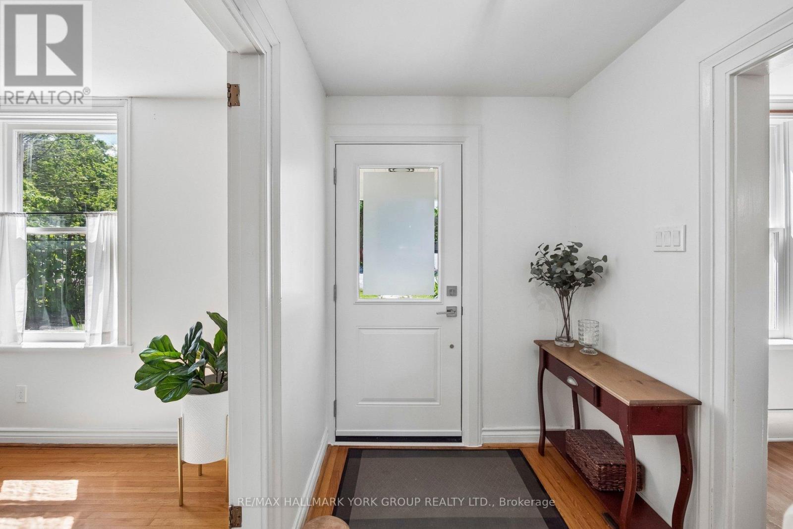 37 ARNOLD CRESCENT - 3