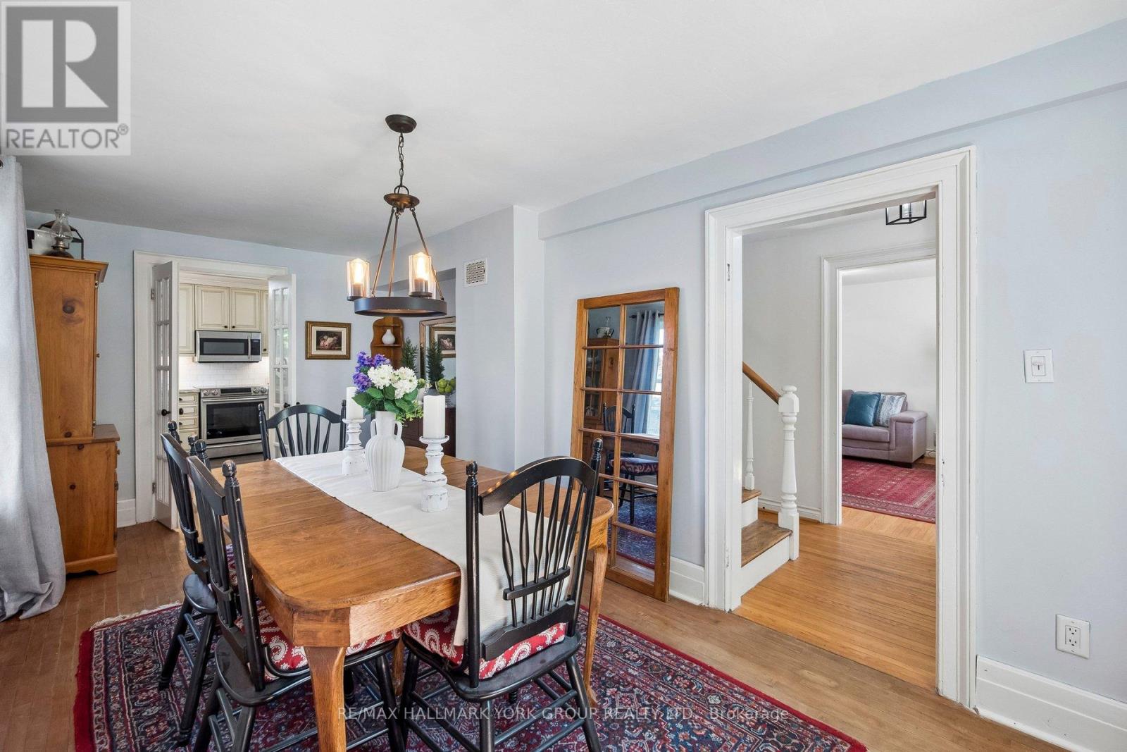 37 ARNOLD CRESCENT - 8