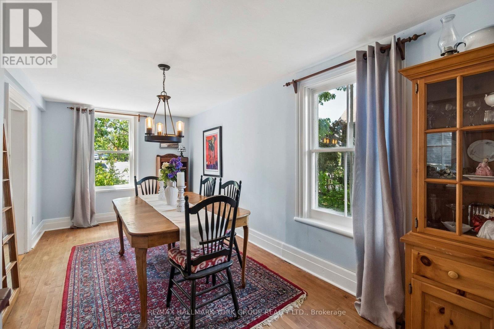 37 ARNOLD CRESCENT - 9