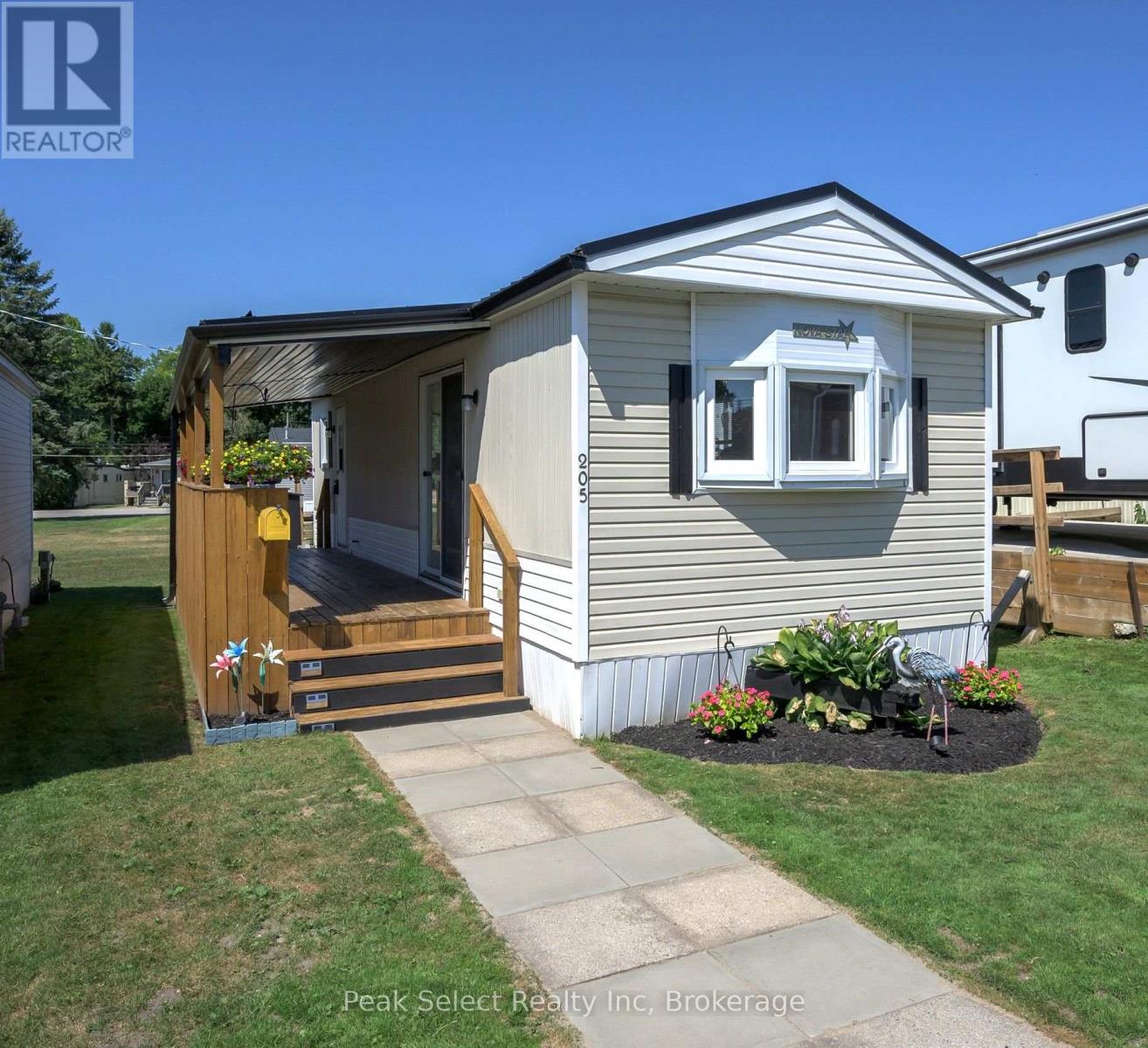 #205 198 SPRINGBANK DRIVE - 1