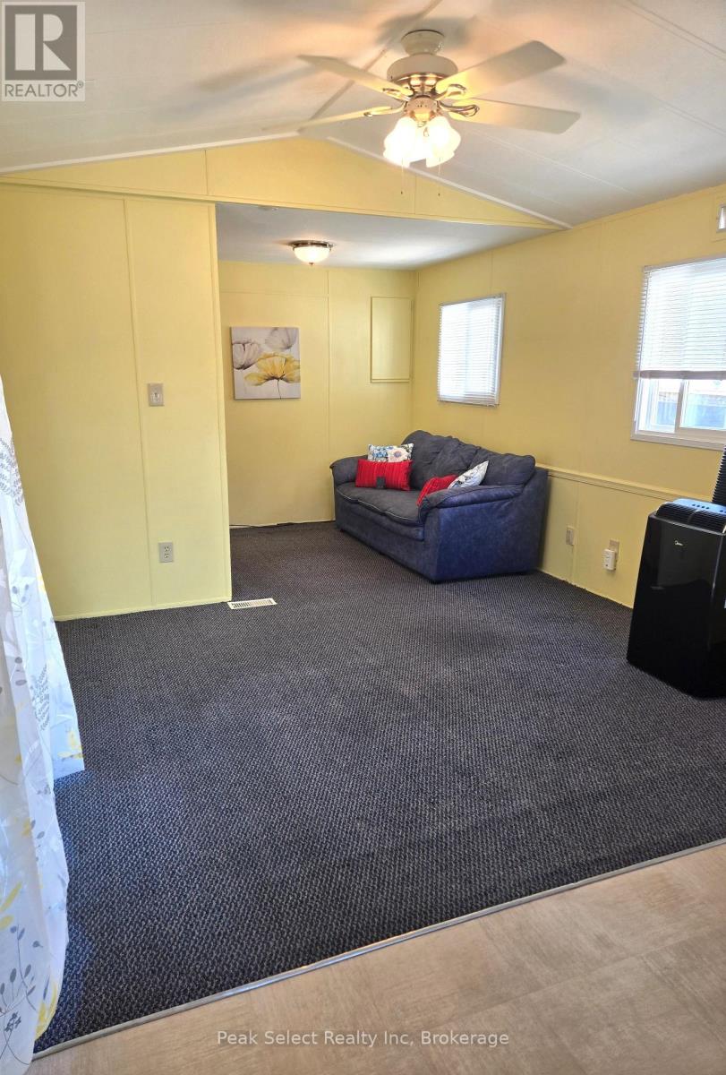#205 198 SPRINGBANK DRIVE - 15