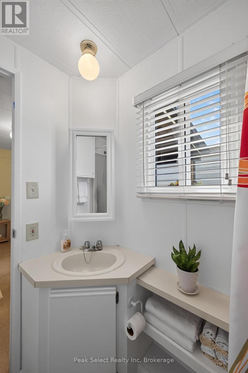 #205 198 SPRINGBANK DRIVE - 20