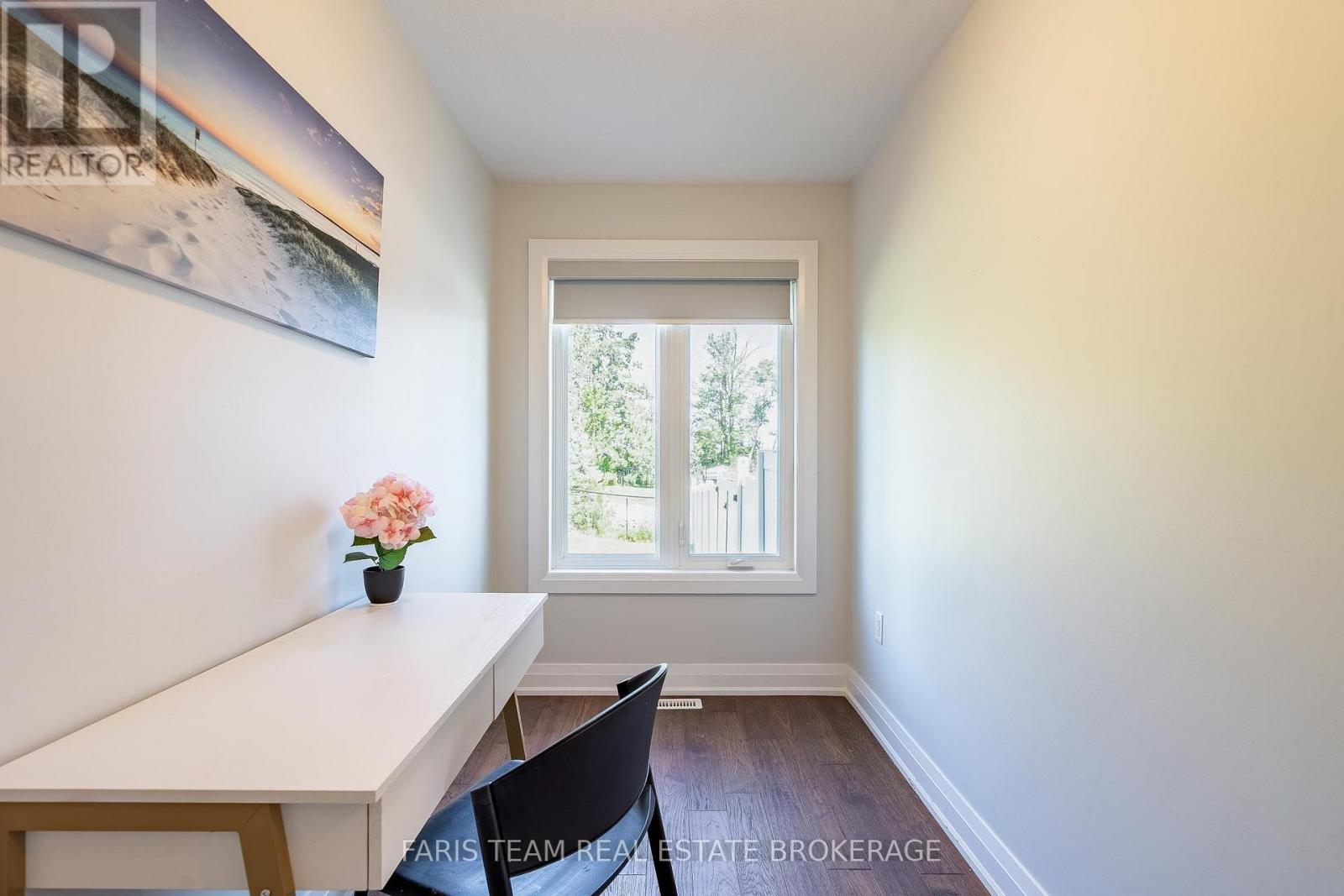 4 CHESLOCK CRESCENT - 17