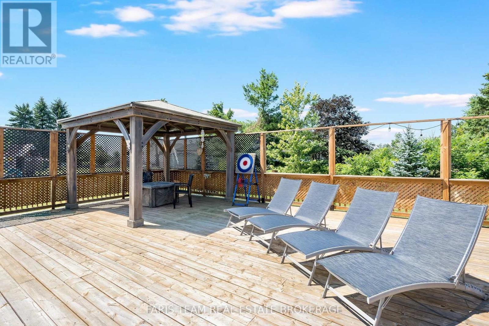 4 CHESLOCK CRESCENT - 41