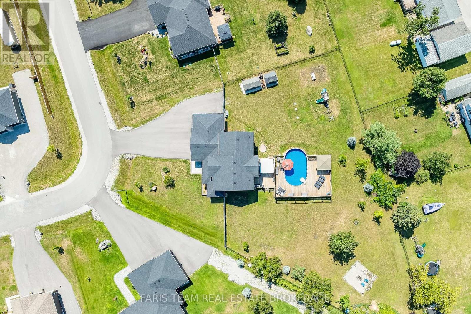 4 CHESLOCK CRESCENT - 47