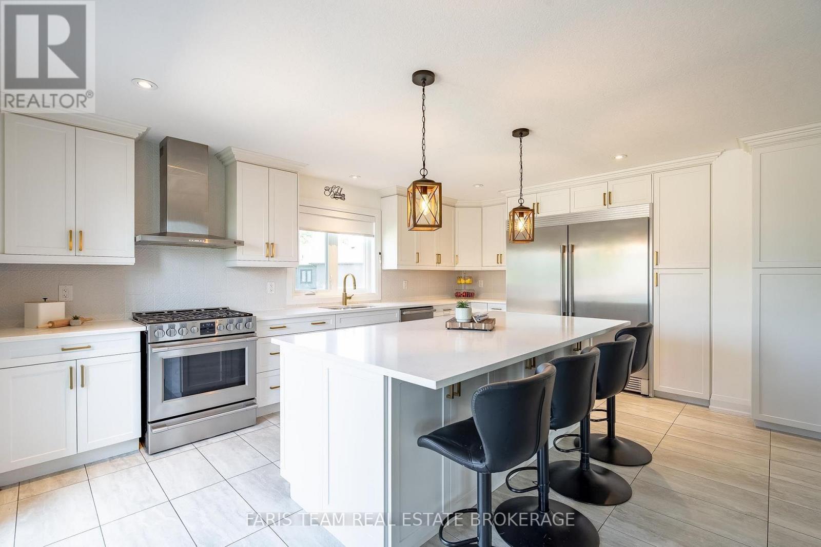 4 CHESLOCK CRESCENT - 6
