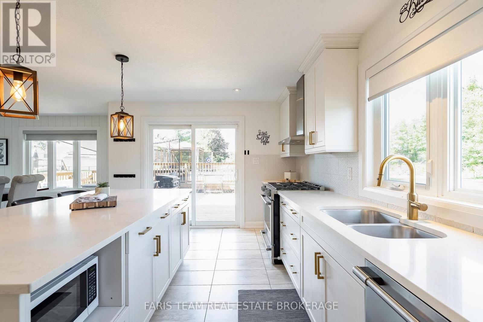 4 CHESLOCK CRESCENT - 8